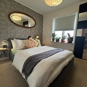 Private In A Stylish Flat London